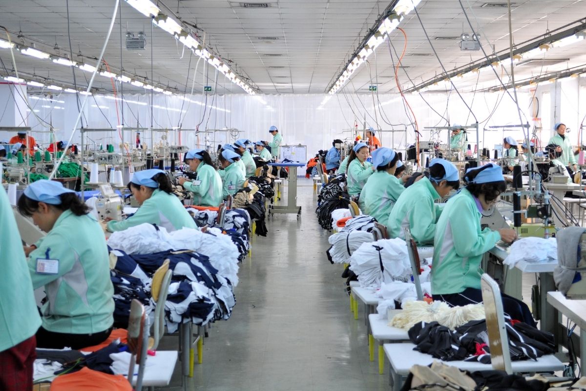 ESD Workwear Manufacturer for Distributors